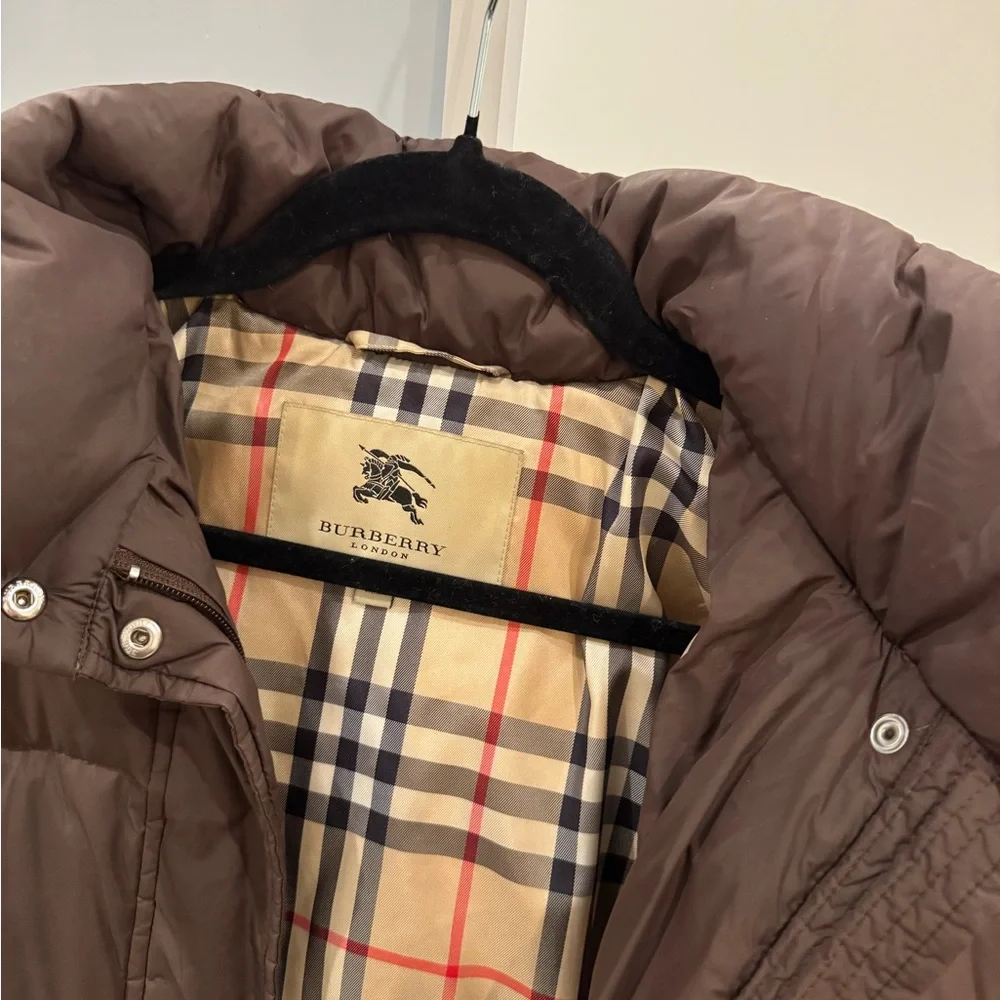 Burberry Chocolate Puffer Jacket with Check Lining - Picture 13 of 14